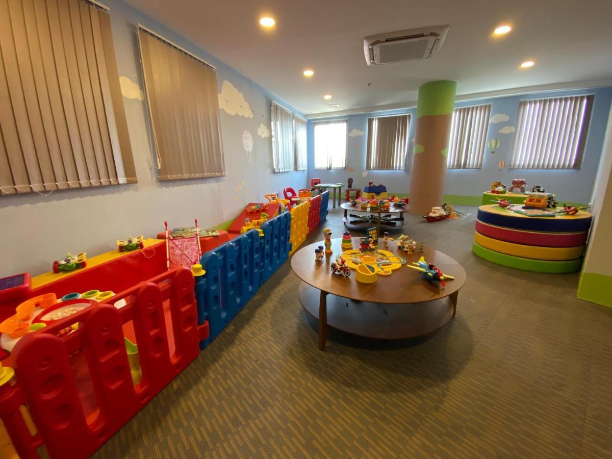 The Lanes Hotel Tutong Exteriör bild
