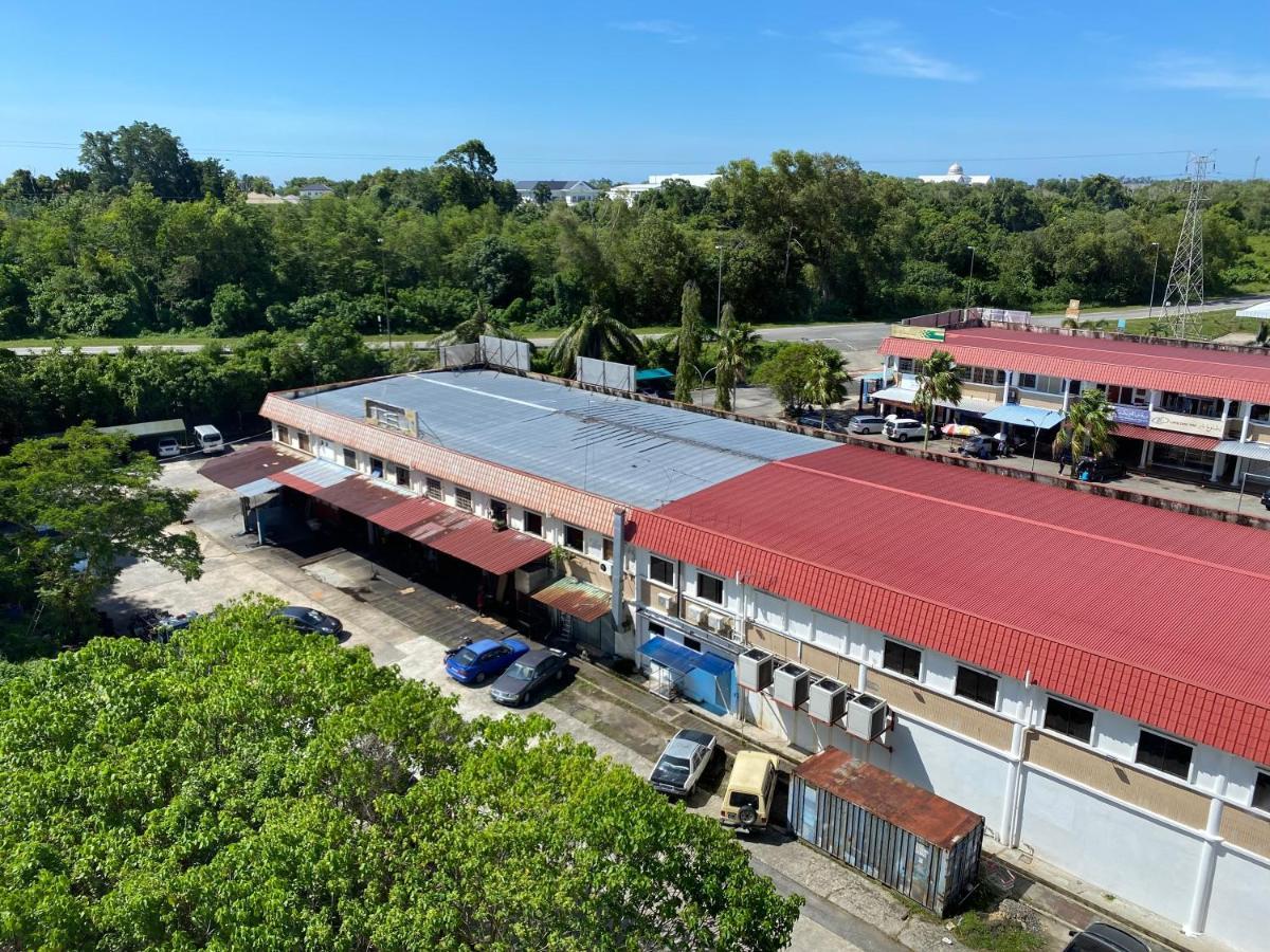 The Lanes Hotel Tutong Exteriör bild