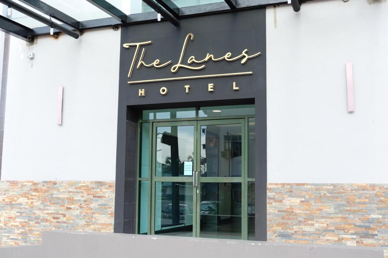 The Lanes Hotel Tutong Exteriör bild